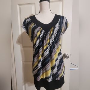 4/$25MAYBE blouse  used great condition   Size Large Polyester and spandex.